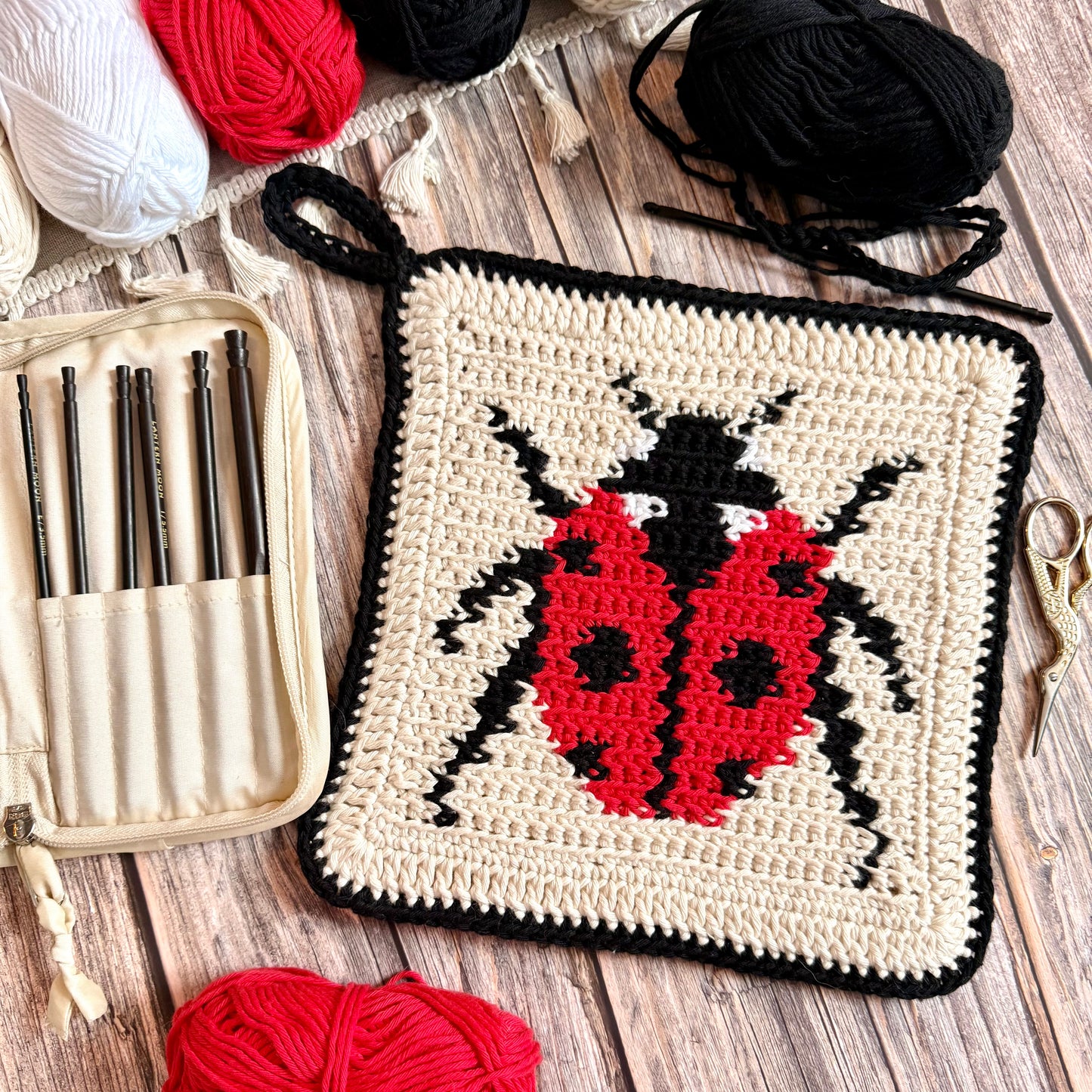 Ladybird Tapestry Crochet Pattern: Potholder or Trivet Ladybug Pattern