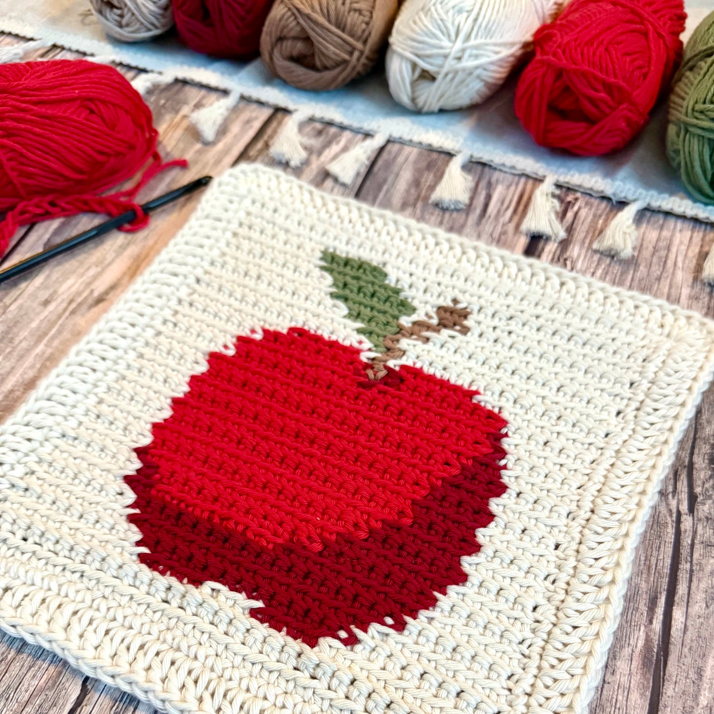 Apple Tapestry Crochet Pattern: Dishcloth or Washcloth Pattern