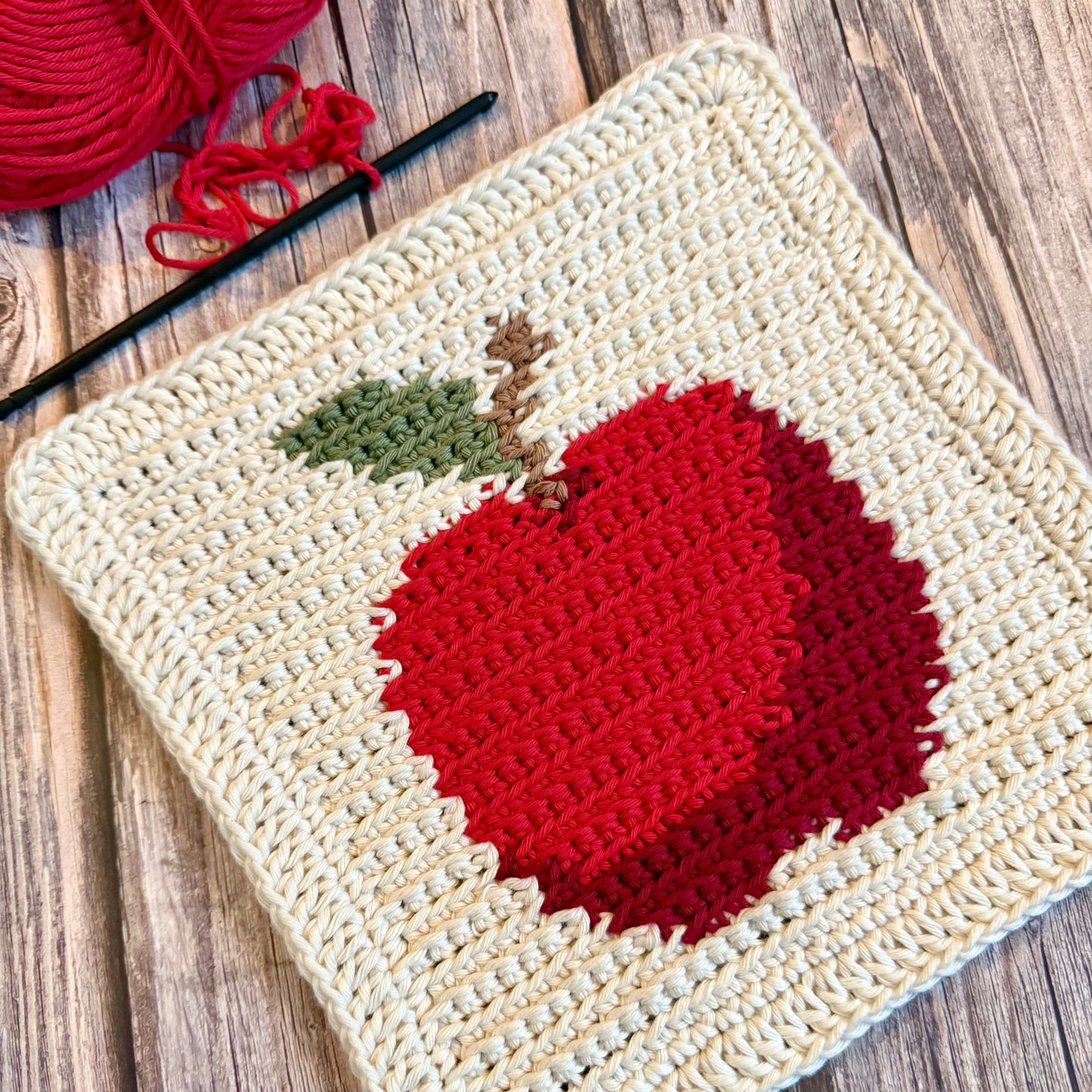 Apple Tapestry Crochet Pattern: Dishcloth or Washcloth Pattern
