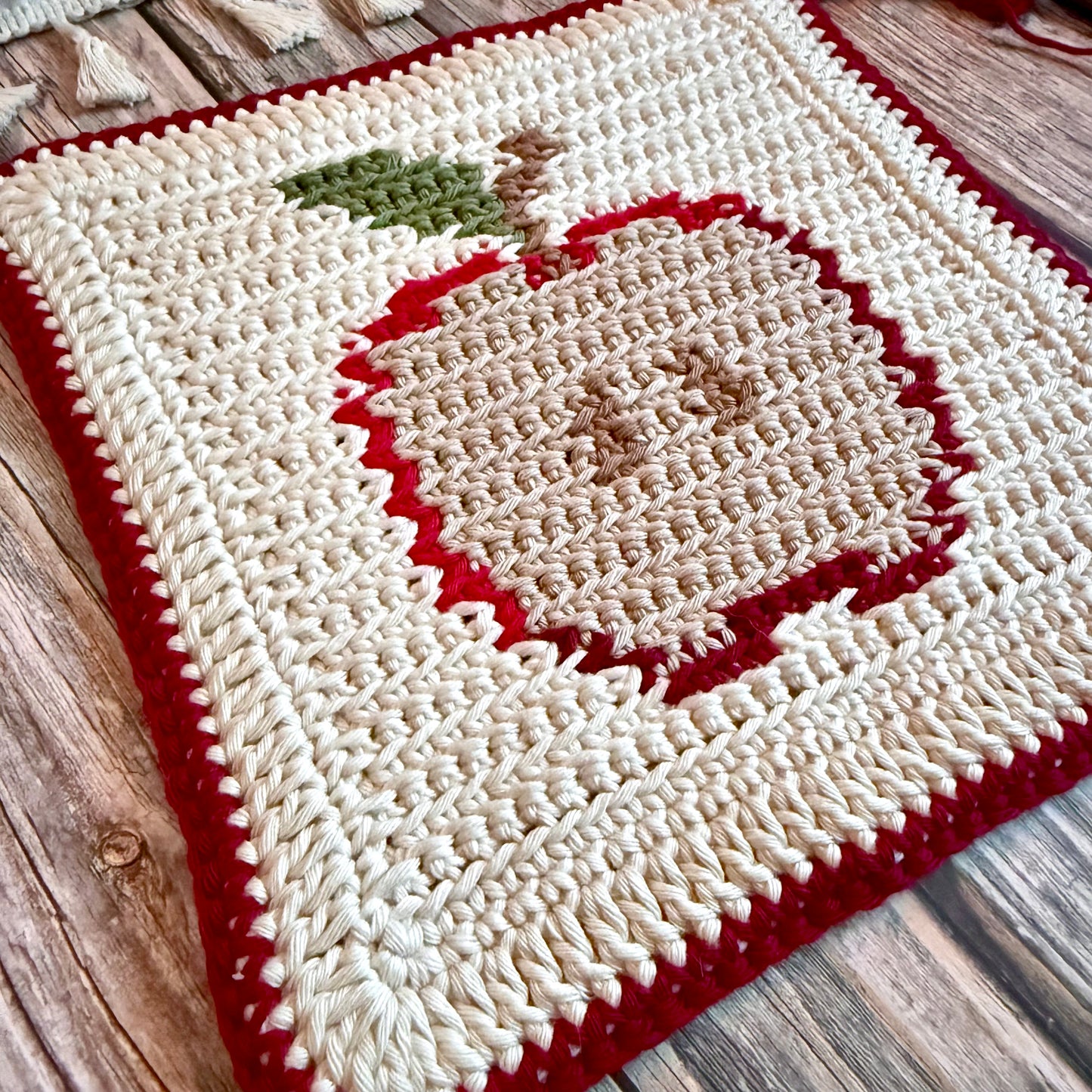 Apple Tapestry Crochet Pattern: Potholder or Trivet Pattern