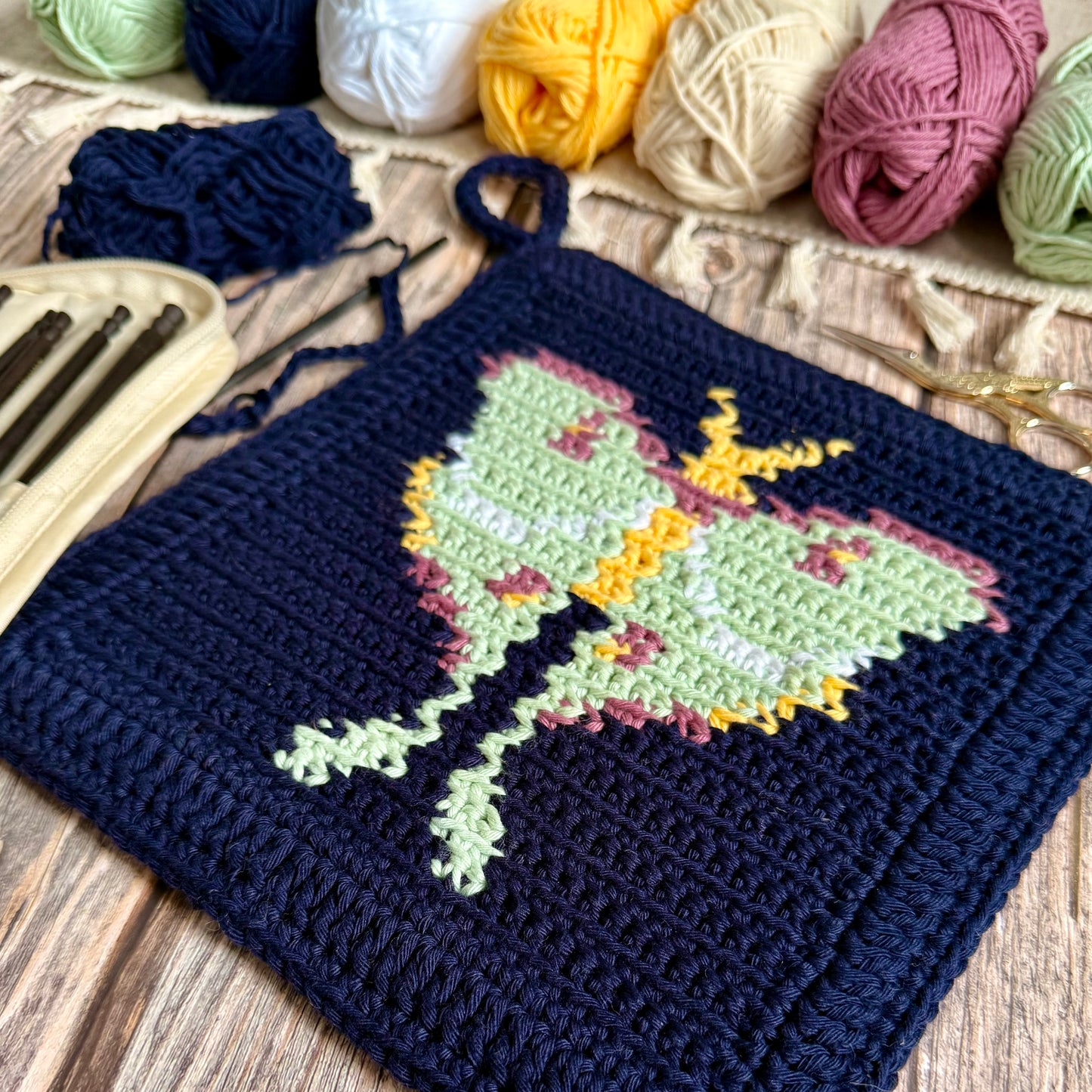 Luna Moth Tapestry Crochet Pattern: Potholder or Trivet Pattern