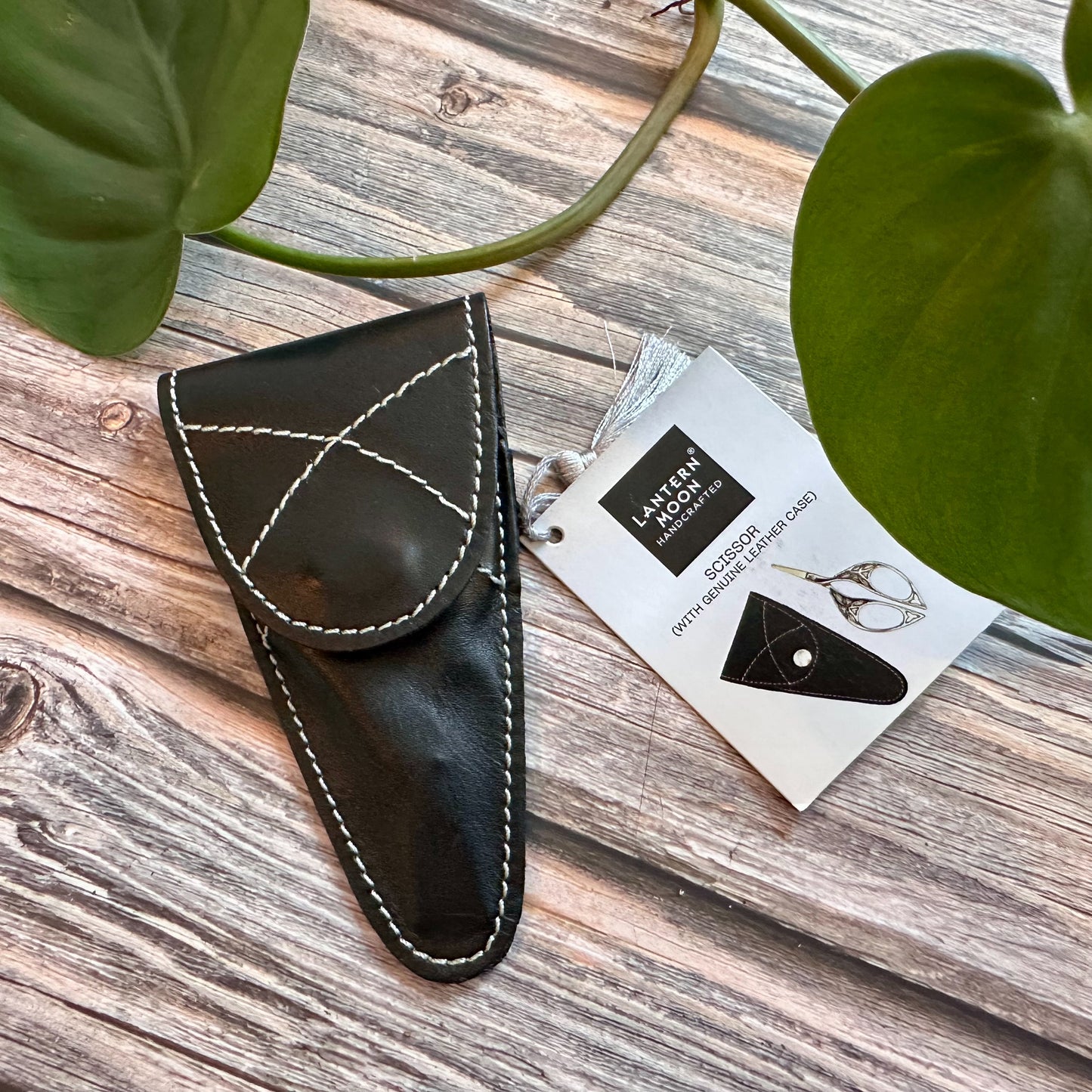 Lantern Moon Scissors with Leather Case