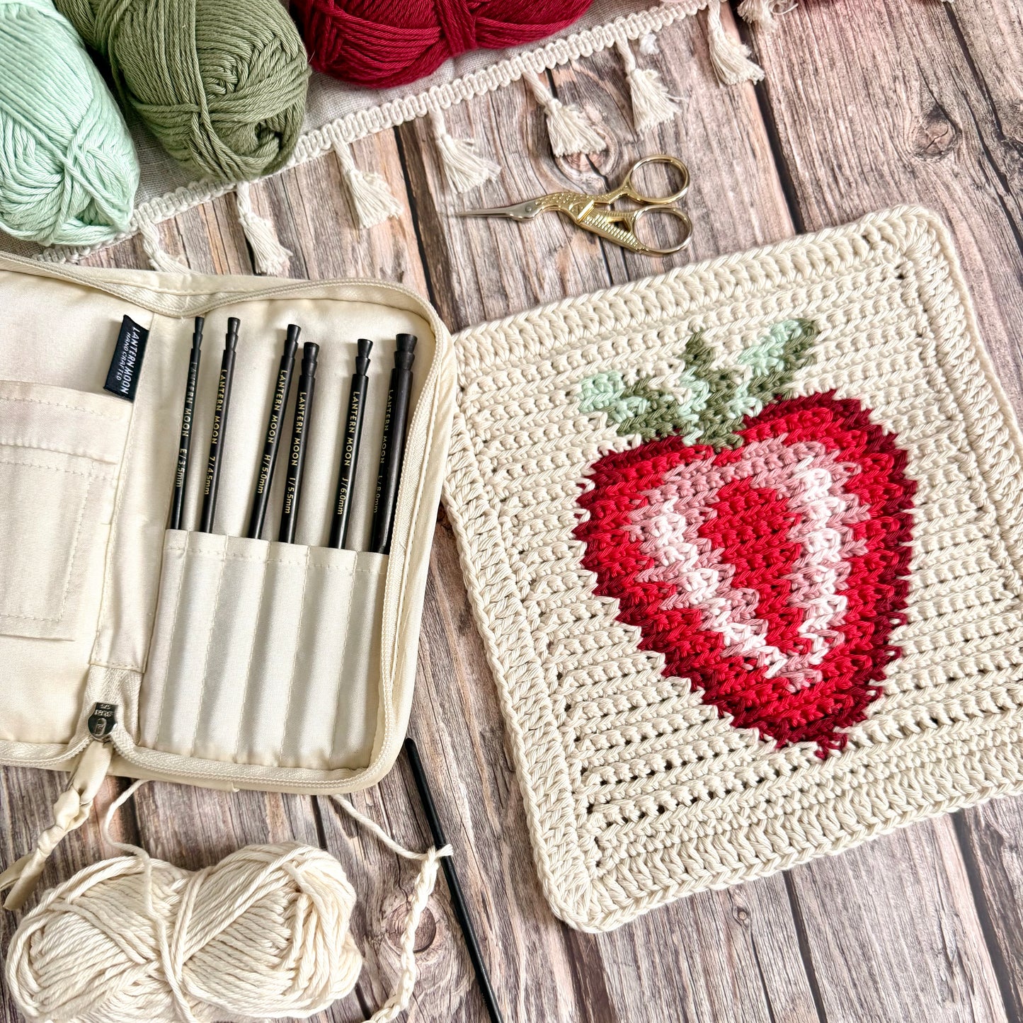 Strawberry Dishcloth or Washcloth Crochet Pattern